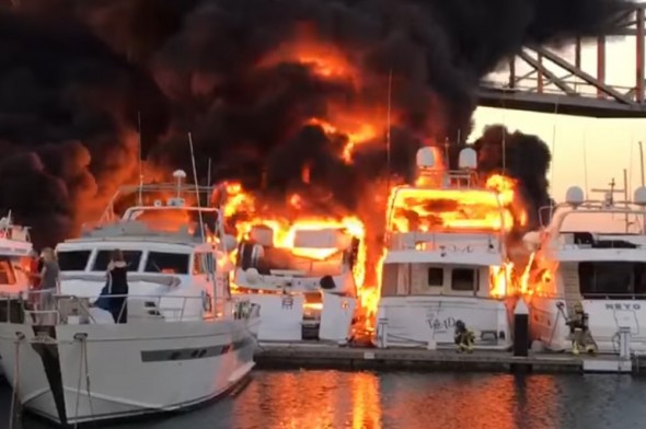 incendio yachts barcellona porto forum
