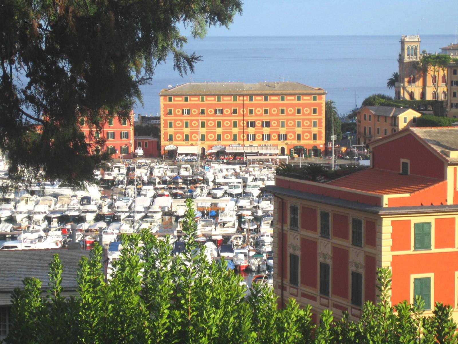 Panorama di Santa Margherita con vista sul porto e sul mare