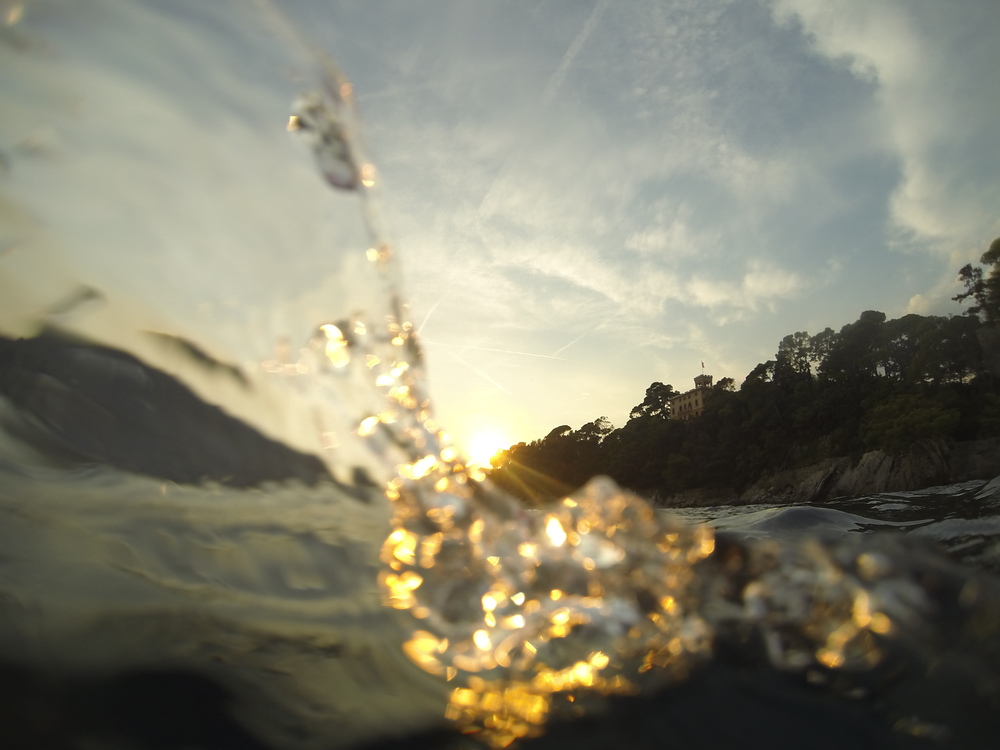 In kayak al tramonto: giochi di acqua e luce