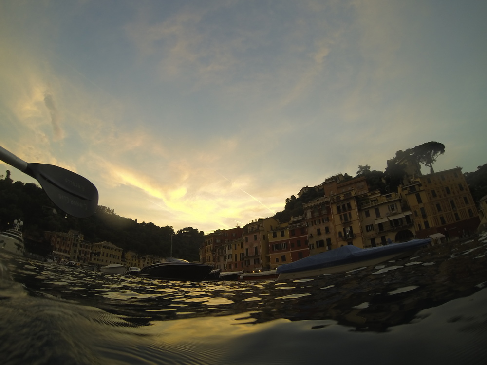 In kayak al tramonto: a Portofino