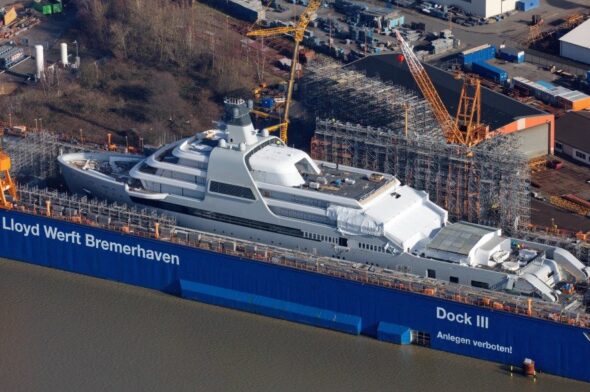 Abramovich Has Given Himself A New 140 Metre Mega Yacht The Cost Half A Billion Liguria Nautica